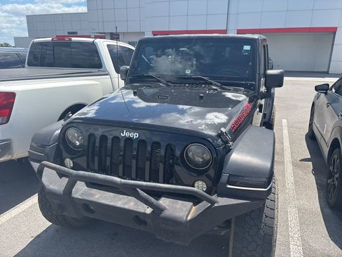 Used 2012 Jeep Wrangler Unlimited Rubicon w/ Connectivity Group image 8