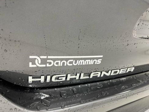 Used 2022 Toyota Highlander L FWD image 26