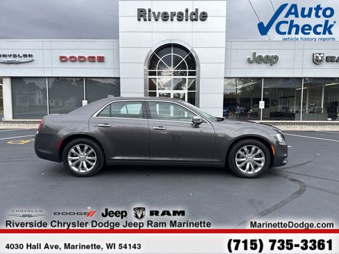 Used 2018 Chrysler 300 Limited w/ Safetytec Plus Group image 1