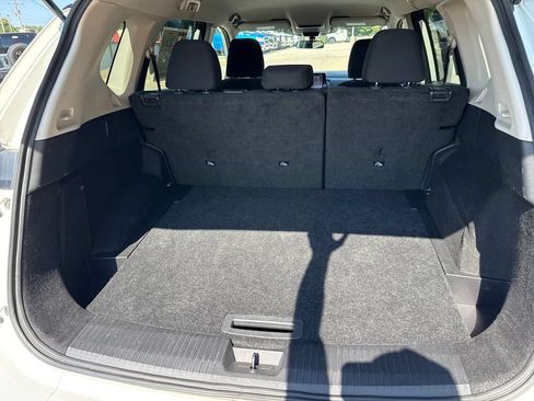 Used 2024 Nissan Rogue S FWD image 23