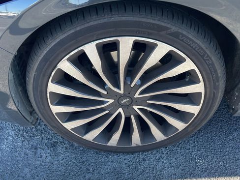 Used 2017 Lincoln Continental Black Label image 12