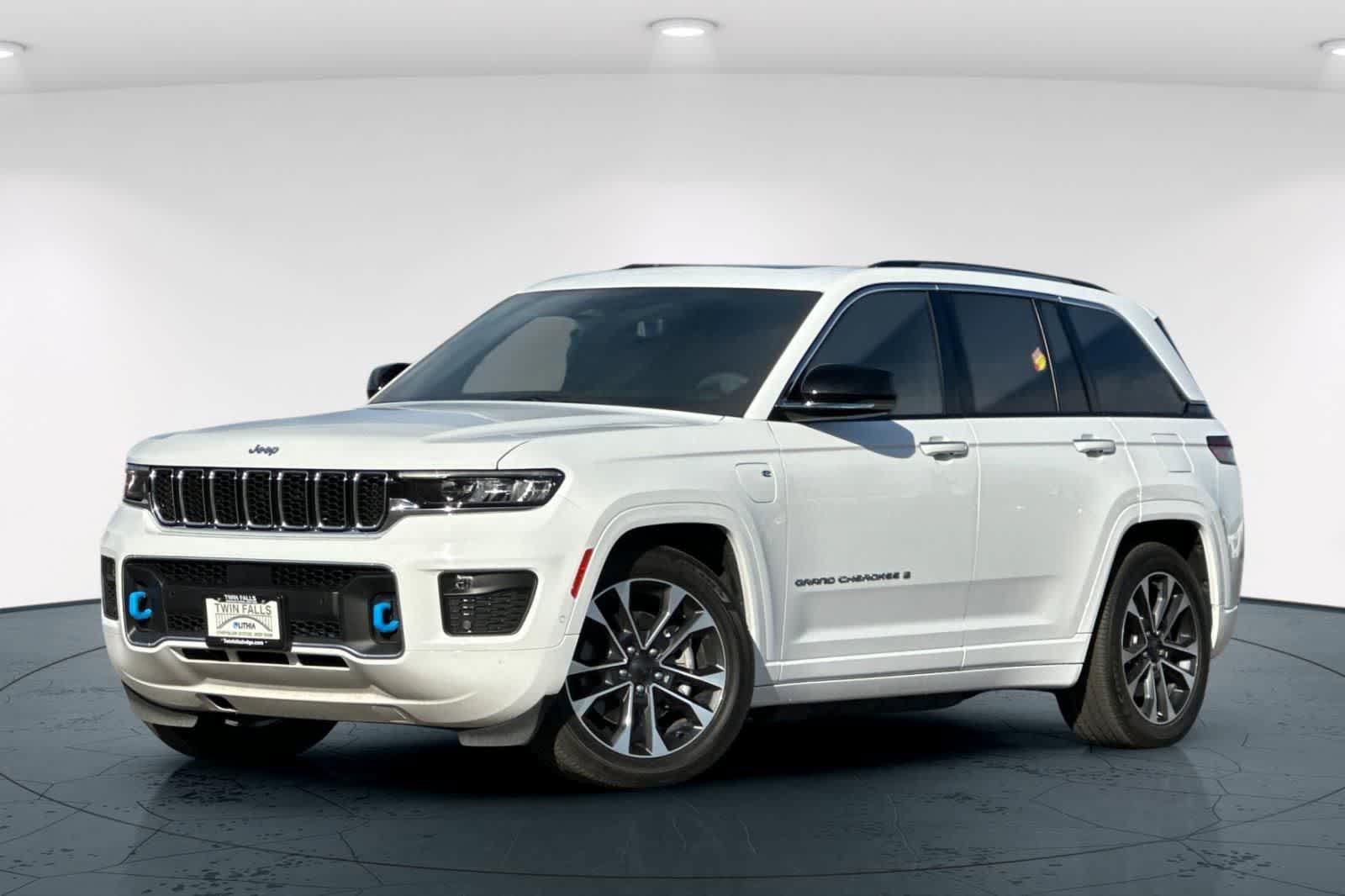 Used 2022 Jeep Grand Cherokee Overland w/ Luxury Tech Group IV AWD/4WD image 1