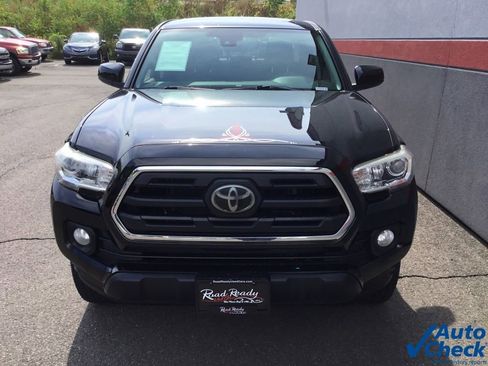 Used 2018 Toyota Tacoma SR5 image 4