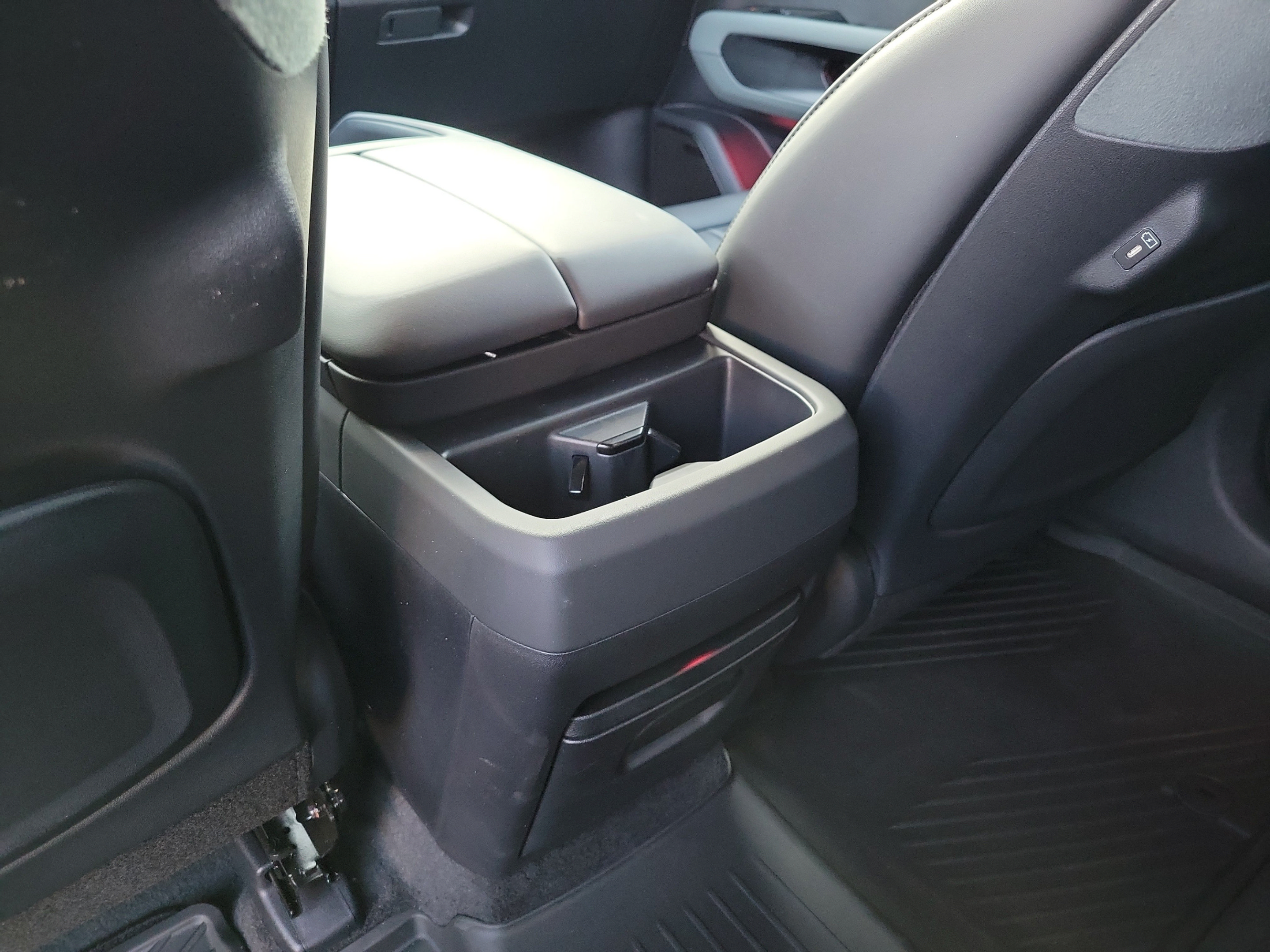 Certified 2027 Kia Telluride SX Prestige X-Line AWD/4WD image 12