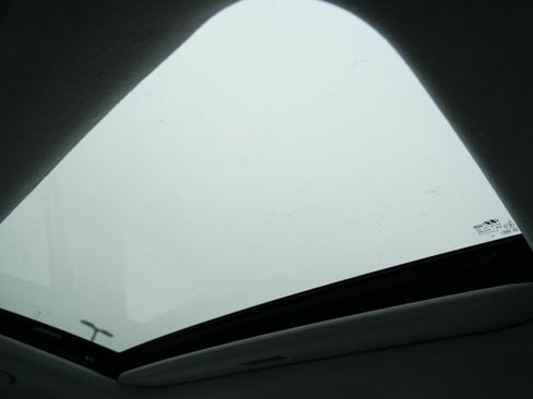 Certified 2025 Hyundai Elantra Limited w/ Cargo Package image 11