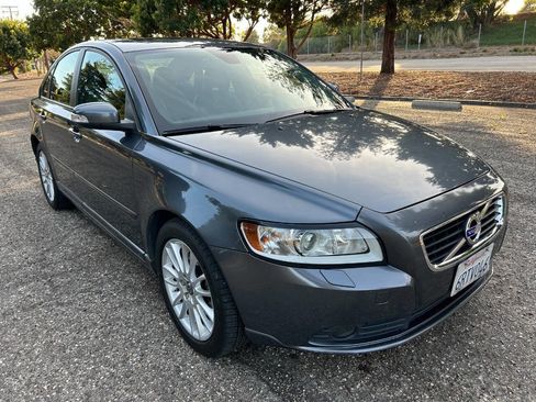Used 2011 Volvo S40 T5 w/ Preferred Pkg FWD image 9