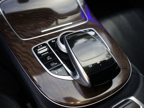 Used 2020 Mercedes-Benz E 450 4MATIC Wagon w/ Premium Package image 24