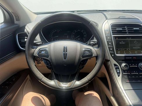 Used 2017 Lincoln MKX Select w/ Lincoln MKX Climate Package AWD/4WD image 16