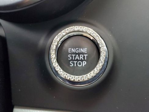 Used 2021 Toyota Sequoia Platinum image 32