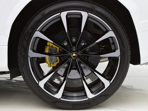 Used 2021 Lamborghini Urus image 41