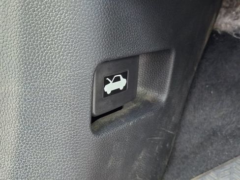 Used 2023 Honda CR-V EX-L image 9