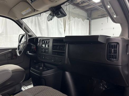 Used 2025 Chevrolet Express 3500 LT w/ LT Preferred Equipment Group image 49