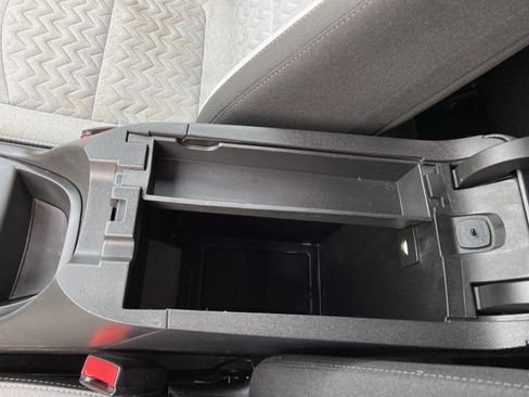 Used 2023 Chevrolet Equinox LS w/ LS Convenience Package image 40