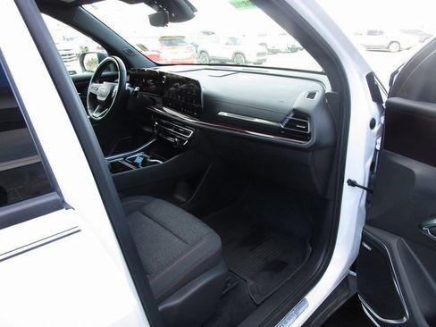 Certified 2024 Chevrolet Traverse Z71 w/ Enhanced Driving Package image 28