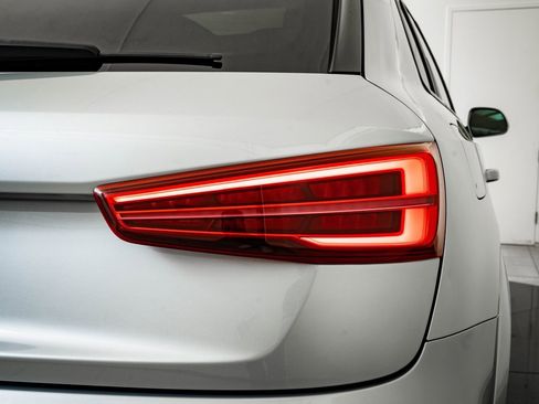 Used 2018 Audi Q3 2.0T Premium w/ Convenience Package image 9