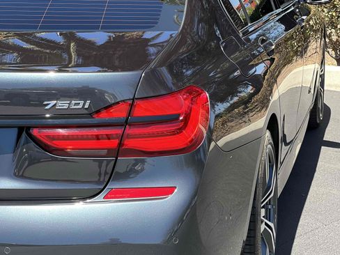 Used 2018 BMW 750i RWD image 58