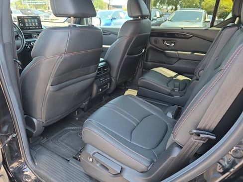 Certified 2025 Honda Pilot TrailSport image 29