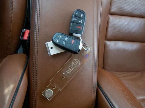 Used 2015 Jeep Grand Cherokee Summit AWD/4WD image 15