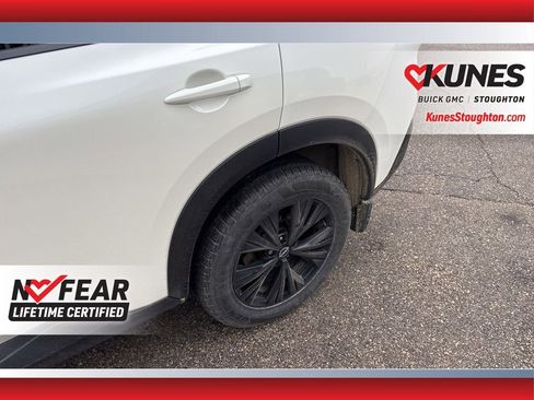 Used 2023 Nissan Rogue SV w/ SV Premium B Package image 11