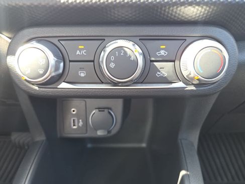 Used 2025 Nissan Kicks Play S FWD image 13