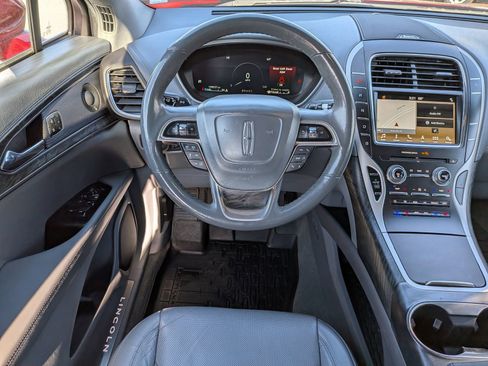 Used 2019 Lincoln Nautilus Reserve w/ Driver Assistance Package image 18