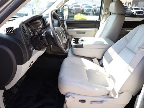 Used 2011 Chevrolet Silverado 3500 LT w/ Interior Plus Package AWD/4WD image 11