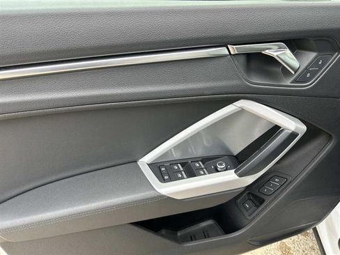 Used 2024 Audi Q3 2.0T Premium image 24