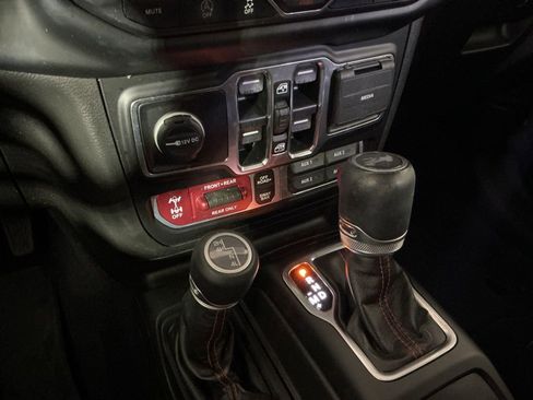 Used 2022 Jeep Wrangler Unlimited Rubicon w/ Steel Bumper Group image 13