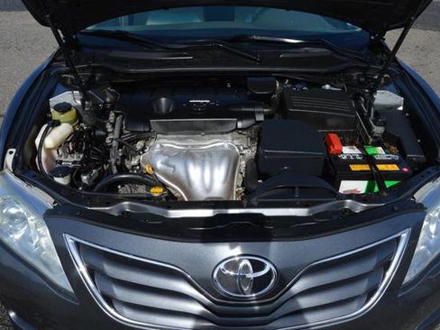 Used 2011 Toyota Camry LE image 29
