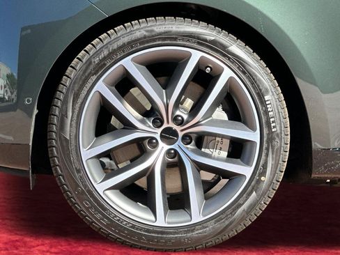 New 2026 Land Rover Range Rover Long Wheelbase SE image 11