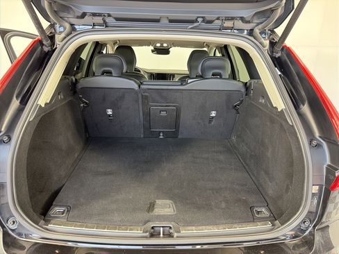 Used 2024 Volvo XC60 B5 Plus image 14
