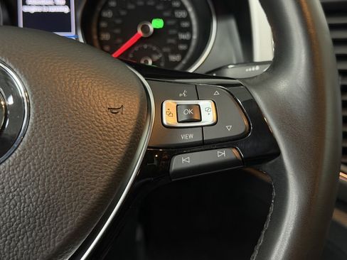 Used 2019 Volkswagen Atlas SE w/ Panoramic Sunroof Package image 25