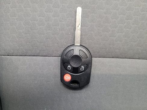 Used 2018 Ford Escape SE image 32