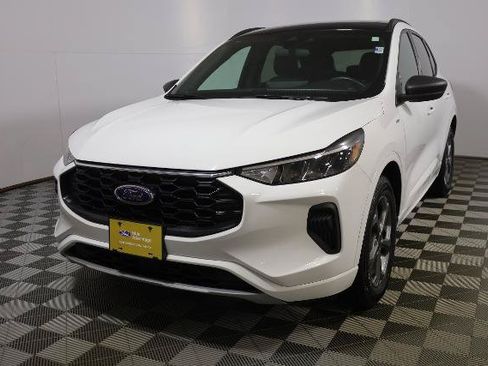 Certified 2023 Ford Escape ST-Line w/ Tech Pack #1 AWD/4WD image 3