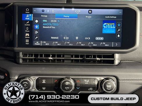 Used 2025 Jeep Wrangler Unlimited Rubicon AWD/4WD image 30