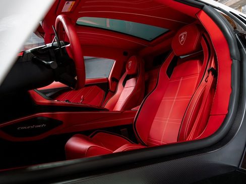 Used 2022 Lamborghini Aventador Countach image 12