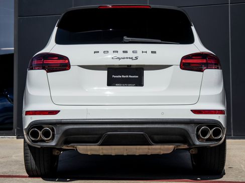 Used 2017 Porsche Cayenne S image 10
