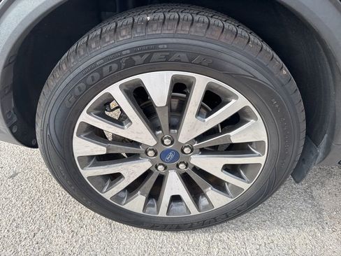 Used 2020 Ford Escape Titanium image 12