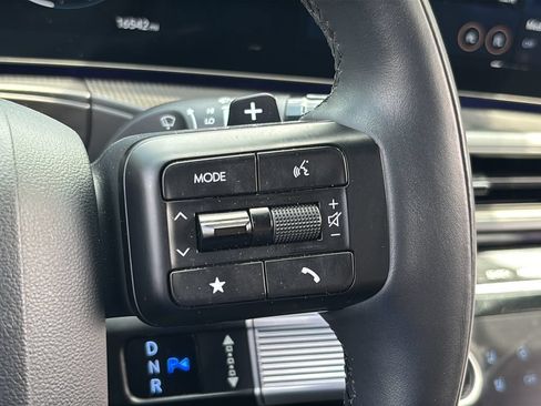 Certified 2024 Hyundai Santa Fe Calligraphy FWD image 23