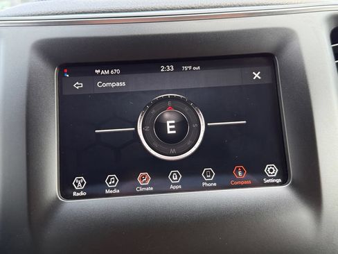 Used 2020 Jeep Cherokee Latitude AWD/4WD image 17