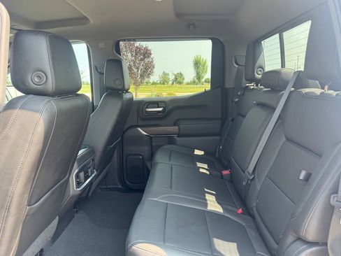 Used 2019 GMC Sierra 1500 SLT w/ SLT Premium Plus Package AWD/4WD image 32