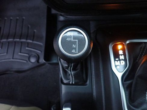 Used 2021 Jeep Wrangler Unlimited Sahara w/ LED Lighting Group AWD/4WD image 25