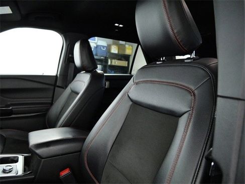 Certified 2023 Ford Explorer ST-Line image 17
