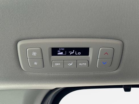 New 2026 Kia Carnival EX image 13