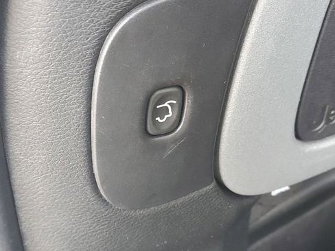 Used 2016 Jeep Cherokee Latitude w/ North All-Season Group AWD/4WD image 9