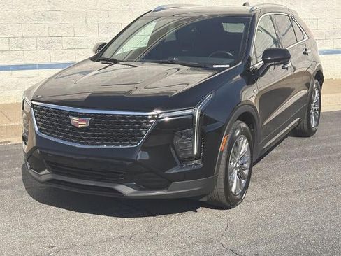 Certified 2025 Cadillac XT4 Premium Luxury FWD image 3