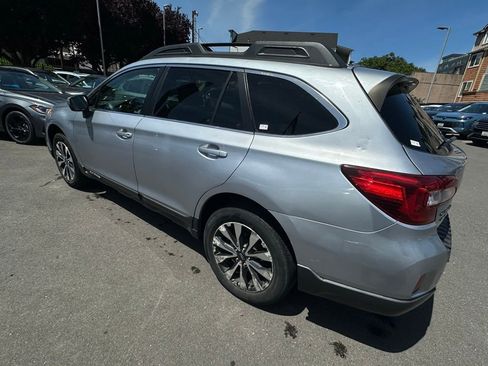 Used 2015 Subaru Outback 2.5i Limited AWD/4WD image 3
