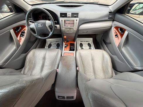 Used 2010 Toyota Camry XLE FWD image 12