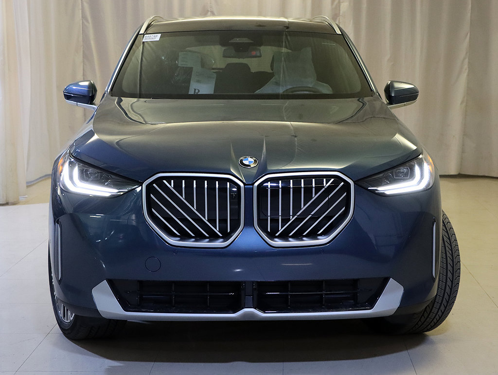 Used 2026 BMW X3 xDrive30i w/ Premium Package AWD/4WD image 3