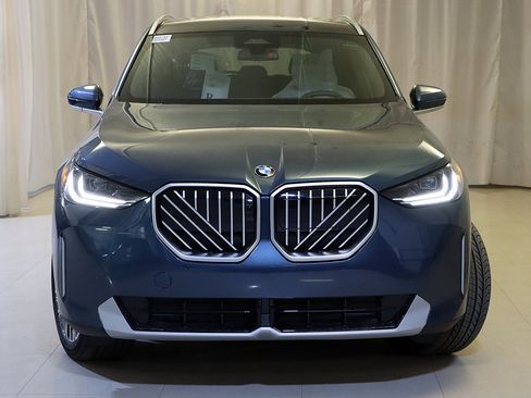 Used 2026 BMW X3 xDrive30i w/ Premium Package AWD/4WD image 3